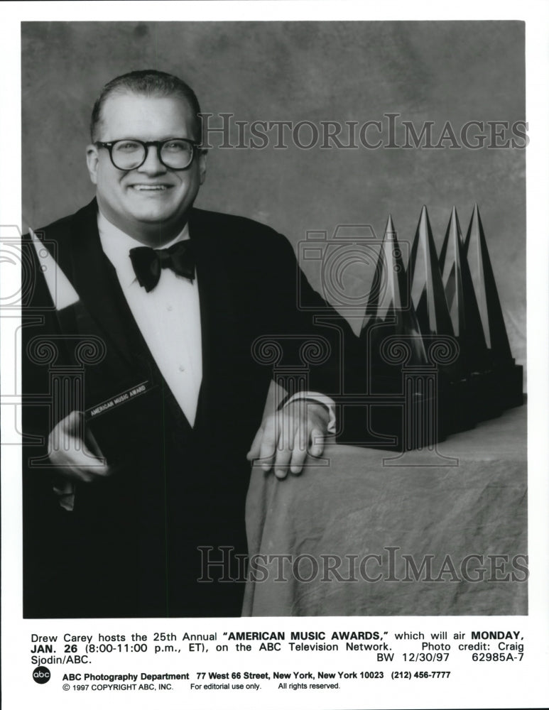 1997 Press Photo Drew Carey in American Music Awards - cvp52721 - Historic Images