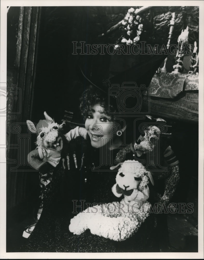 1994 Shari Lewis, Lambchop & the Haunted Studio - Historic Images