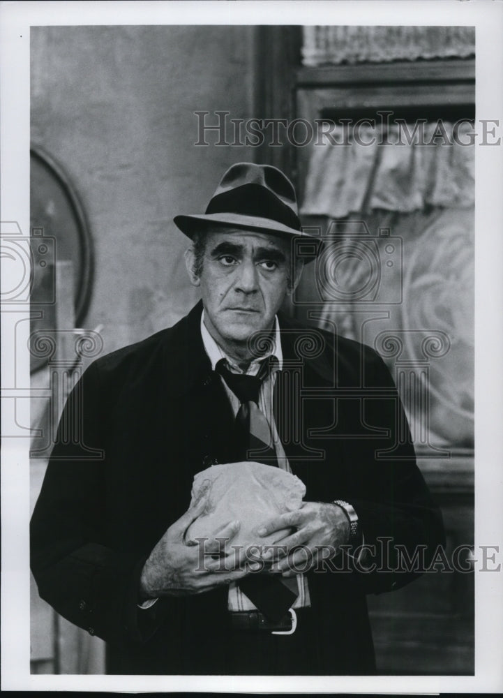 1977 Abe Vigoda in Fish  - Historic Images