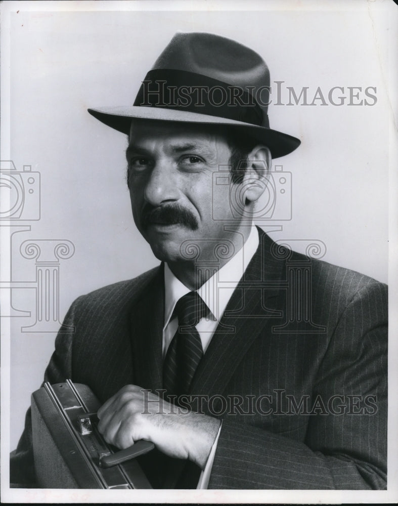 1971 uschel Bernardi Actor - Historic Images