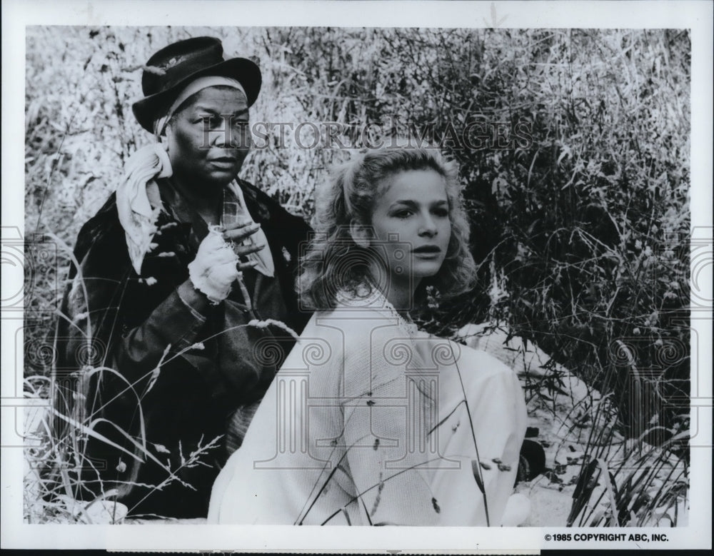 1985 Pearl Bailey and Krya Sedgwick in Cindy Eller Modern Fairy Tale - Historic Images