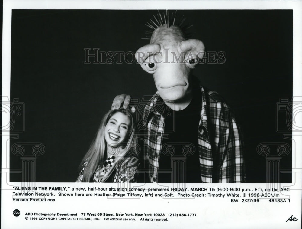 1996 Press Photo Page Tiffany & Spit in Aliens in the Family - cvp54280 - Historic Images