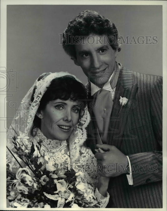 1984, Beth Howland and Charles Levin on Alice - cvp54840 - Historic Images