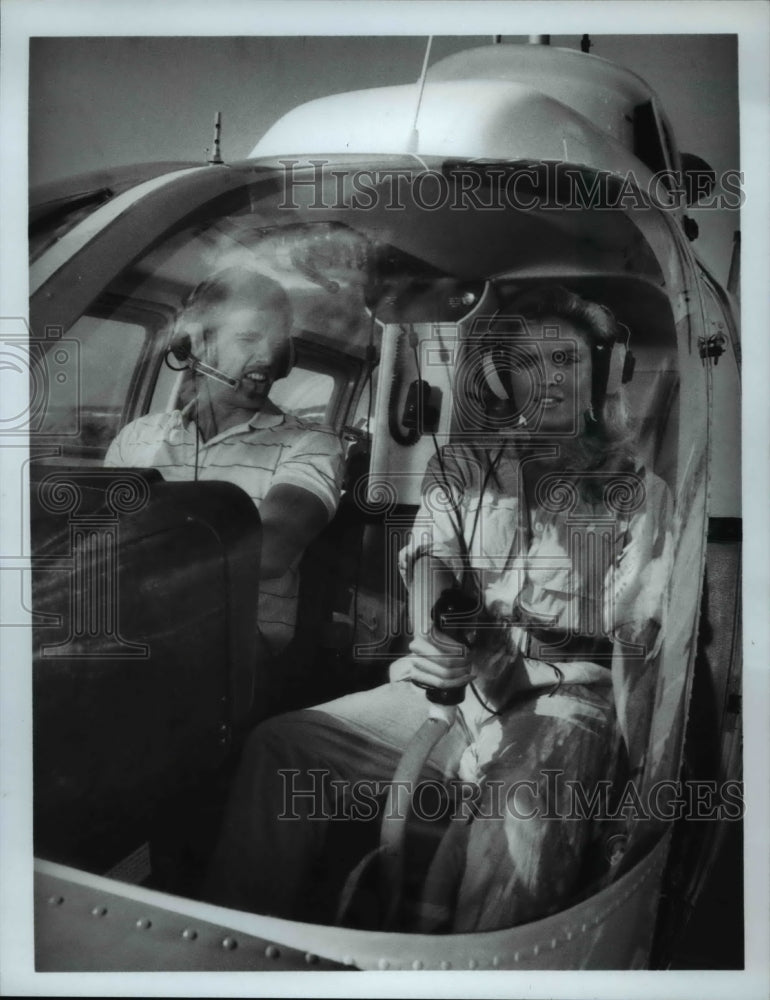 1984, Tracy Scoggins and Jeff McCracken in Hawaiian Heat - cvp55083 - Historic Images