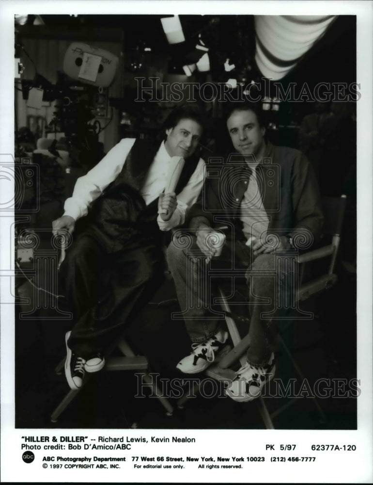 1997, Richard Lewis & Kevin Nealon in Hiller & Diller - cvp55271 - Historic Images