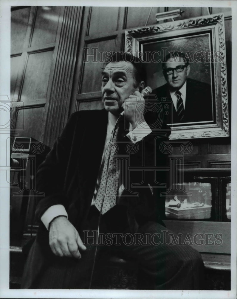 1985 Philip Baker Hall as Richard Nixon in Secret Honor - Historic Images