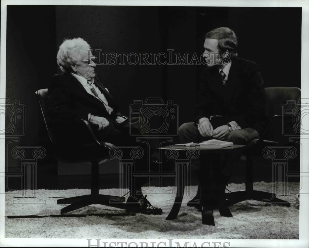 Press Photo Dick Cavett, Dr. John Neilhardt - cvp56039 - Historic Images