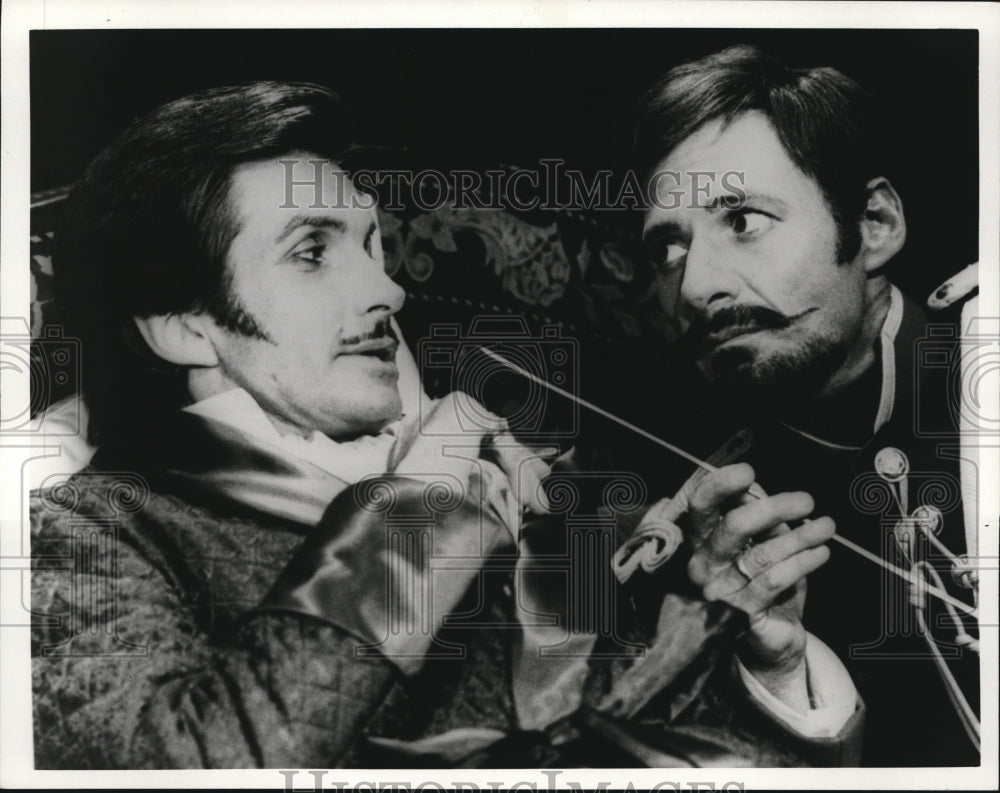 1985 Press Photo George Hamilton Ron Leibman in Zorro the Gay Blade - cvp56389- Historic Images