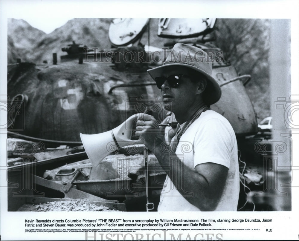 1990 Kevin Reynolds Directing The Beast - Historic Images