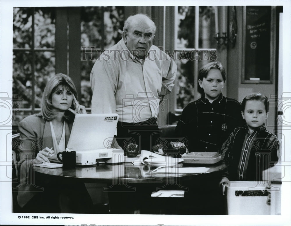 1992 Markie Post Ed Asner Justin Burnette Clark Duke in Hearts Afire - Historic Images