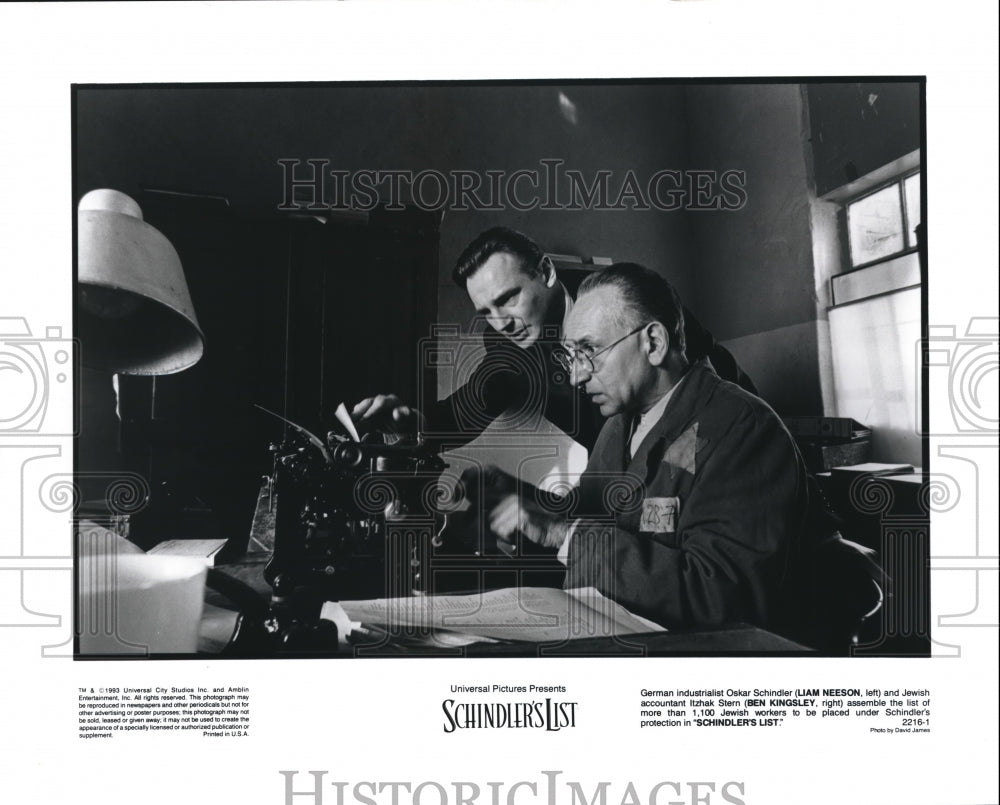 1994 Press Photo Liam Neeson Ben Kingsley star in Schindler's List - cvp57466 - Historic Images