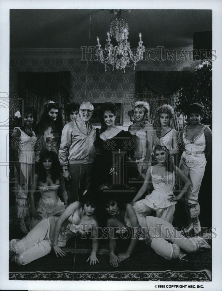 1985 Press Photo David Wolper and Elizabeth Taylor in North and South- Historic Images