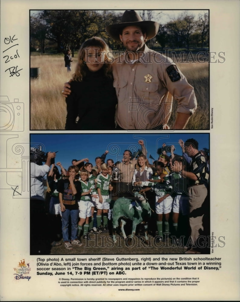 1998 Press Photo Steve Guttenberg and the rest of the cast of The Big Green - Historic Images