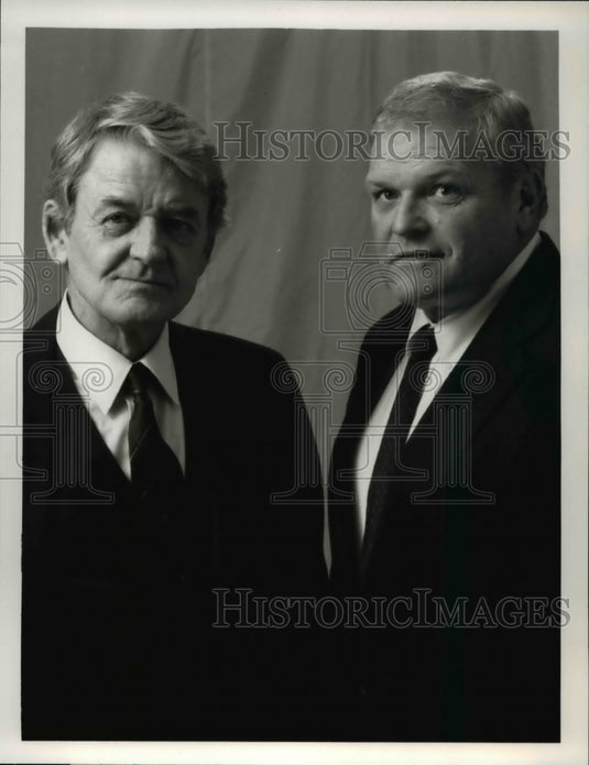 1990 Press Photo Hal Holbrook stars with Brian Dennehy in Killing a Small Town- Historic Images