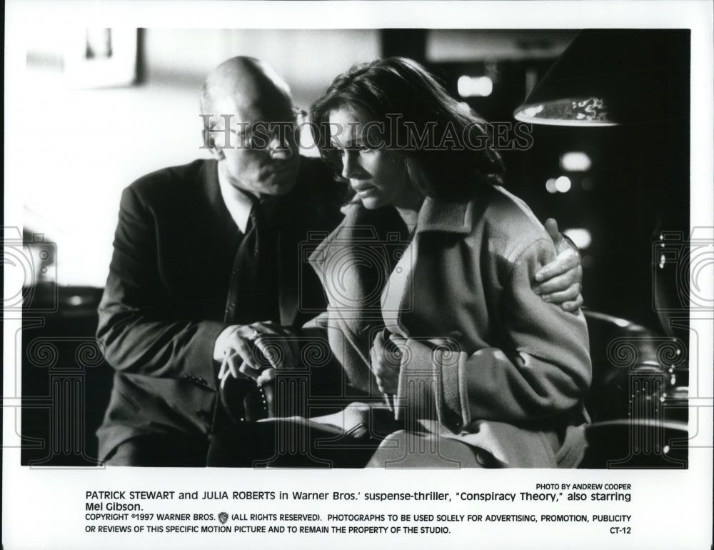 1997, Patrick Stewart and Julia Roberts star in Conspiracy Theory - Historic Images