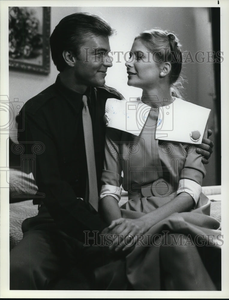 1981 Press Photo Edward Albert and Deborah Raffin in The Last Convertible - Historic Images