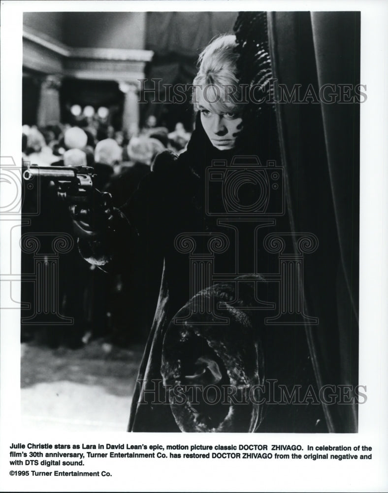 1995, Julie Christie stars as Lara in Doctor Zhivago 1965 - cvp61223 - Historic Images