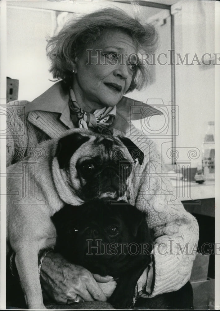 1977 Press Photo Sylvia Sydney - cvp61738-Historic Images