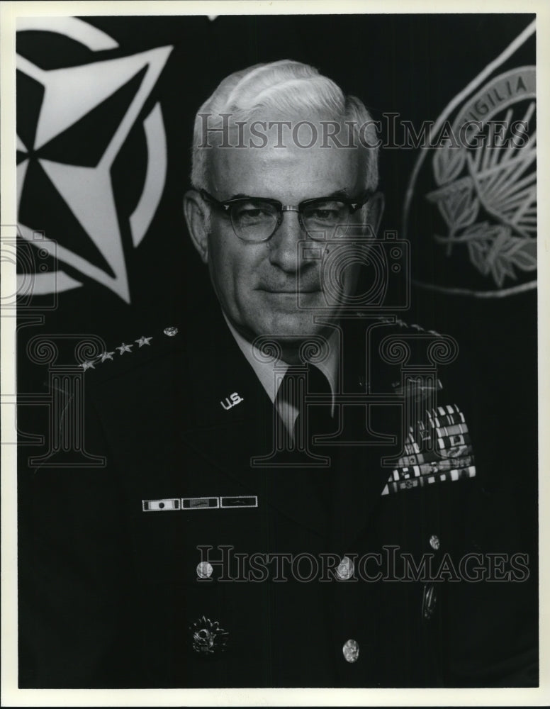 1979, General Bernard W Rogers - cvp61809 - Historic Images