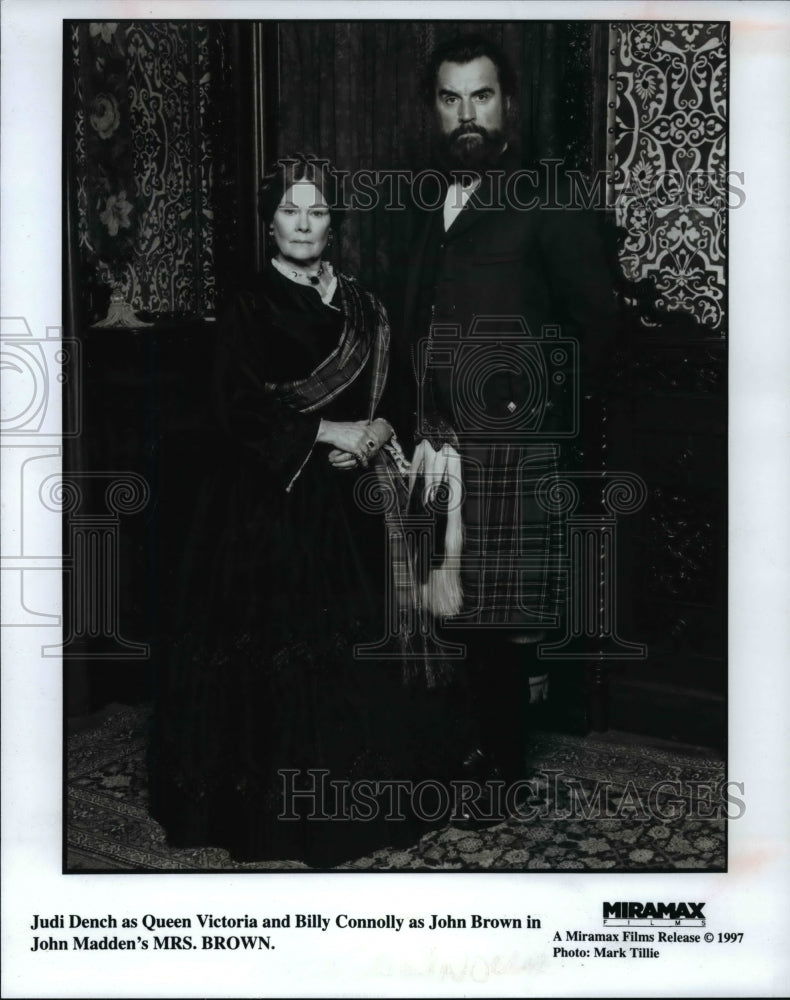 1997, Judi Dench & Billy Connolly in Mrs Brown - cvp62320 - Historic Images