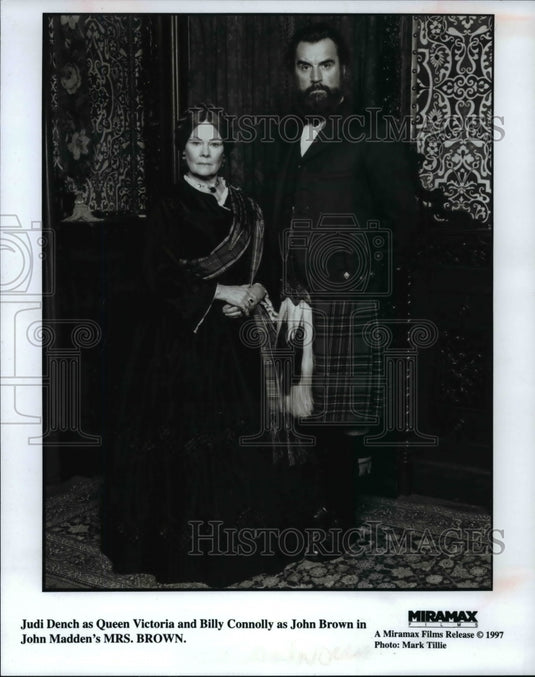 1997, Judi Dench & Billy Connolly in Mrs Brown - cvp62320 - Historic Images