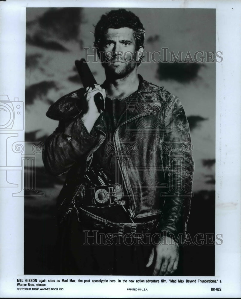 1988, Mel Gibson in Mad Max Beyond Thunderdome - cvp62321 - Historic Images