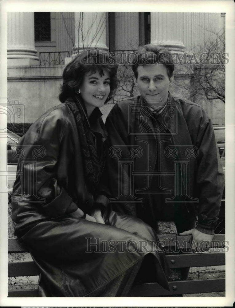 1987 Press Photo Margaret Colin & Timothy Carhart in Leg Work - cvp62905 - Historic Images