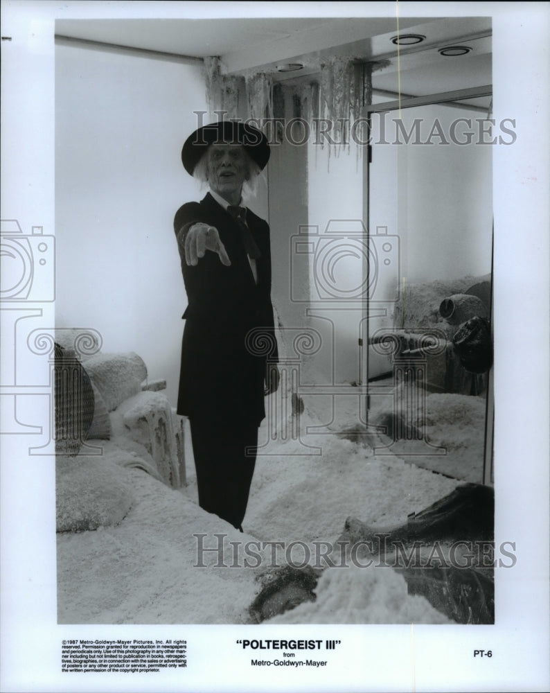 1988, Nathan Davis stars in Poltergeist III - cvp63291 - Historic Images