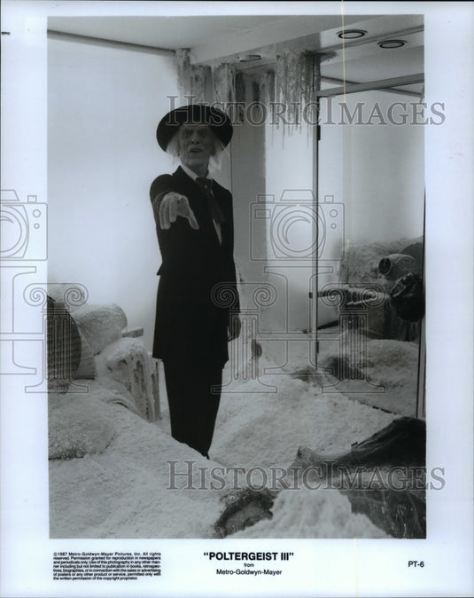 1988, Nathan Davis stars in Poltergeist III - cvp63291 - Historic Images