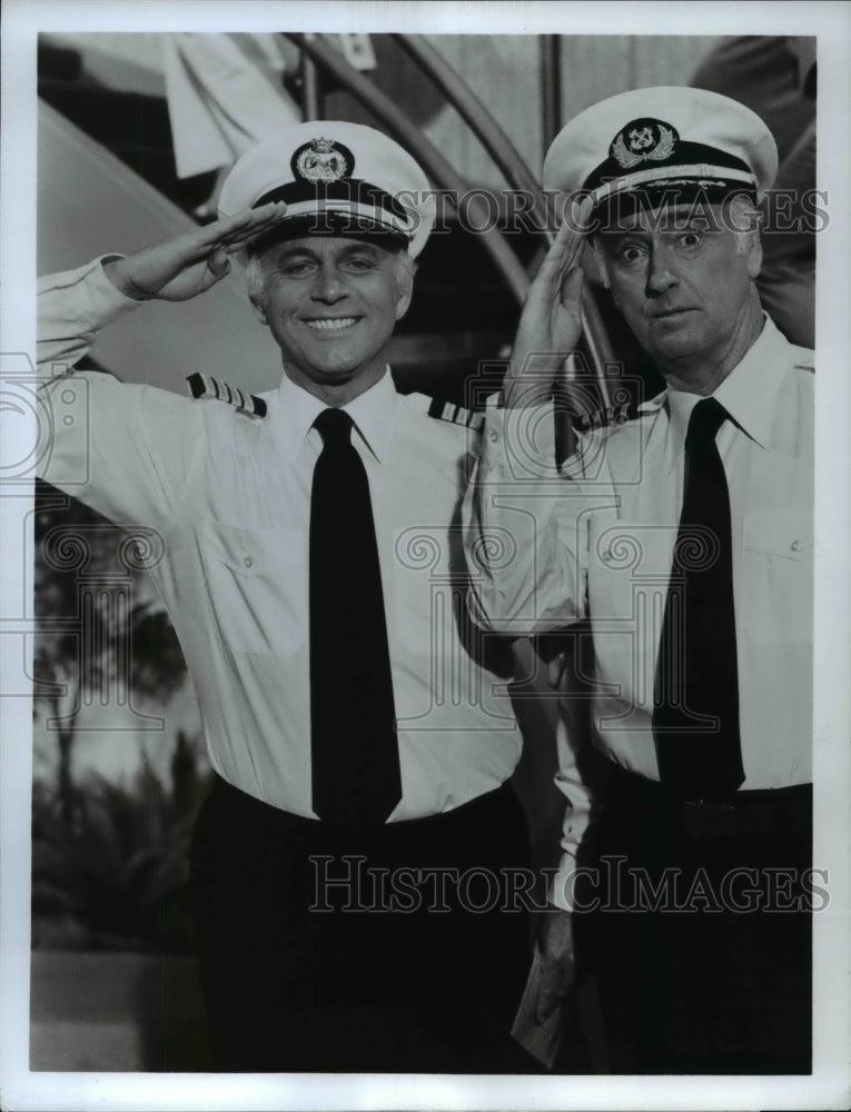 1978 Press Photo Gavin MacLeod and Dick Martin star in The Love Boat - cvp63454-Historic Images