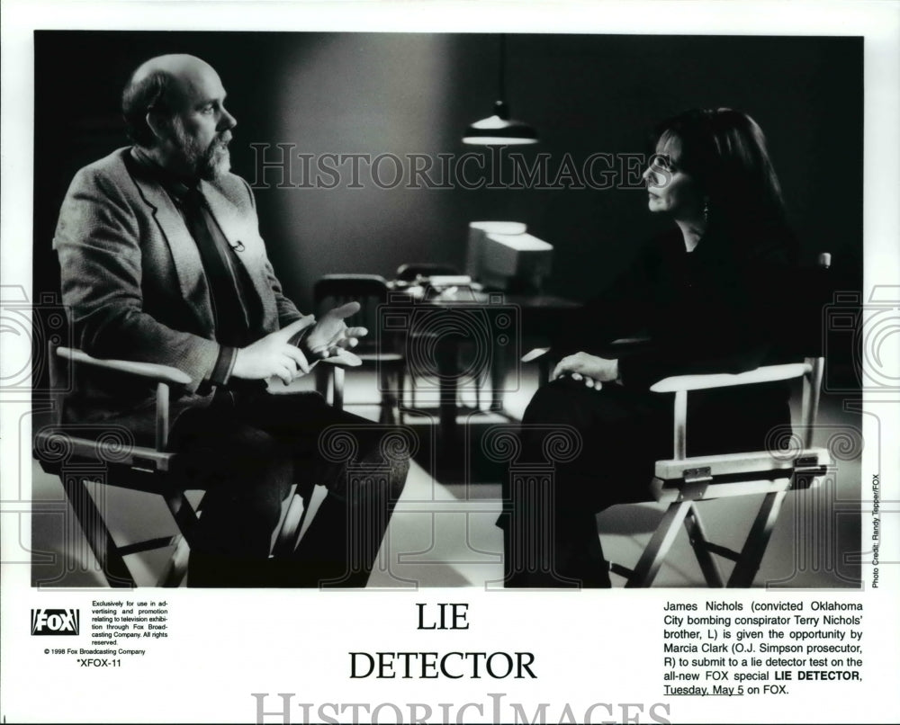 1998, James Nichols in Lie Detector - cvp63718 - Historic Images