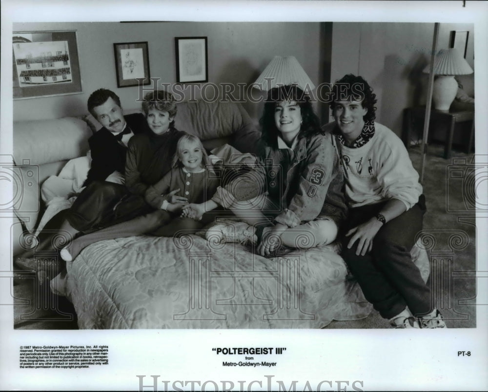 1988, Nancy Allen Tom Skerritt Lara Flynn Boyle and Heather O'Rourke - Historic Images