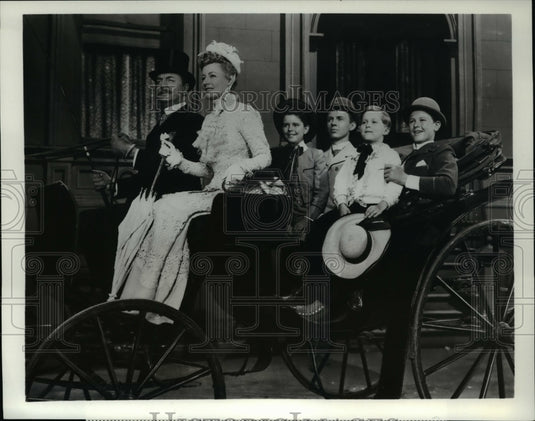 1970 Press Photo William Powell Irene Dunne Johnny Calkins and Jimmy Lydon - Historic Images