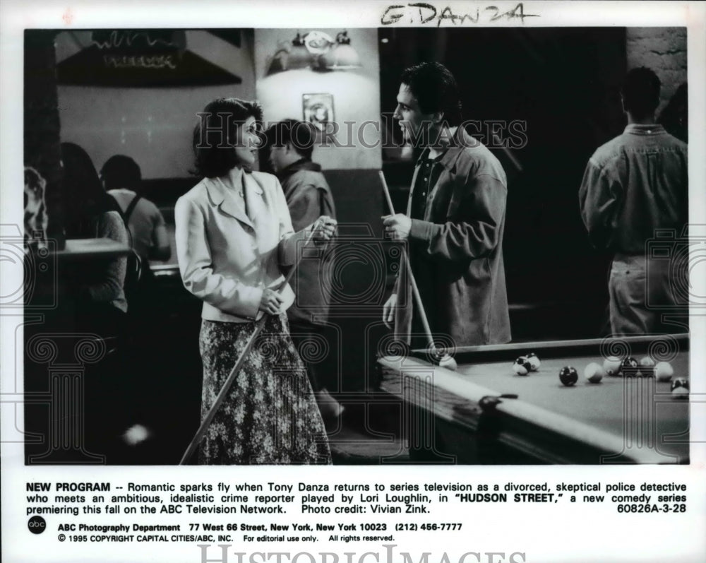 1995, Tony Danza & Lori Loughlin in Hudson Street - cvp64199 - Historic Images