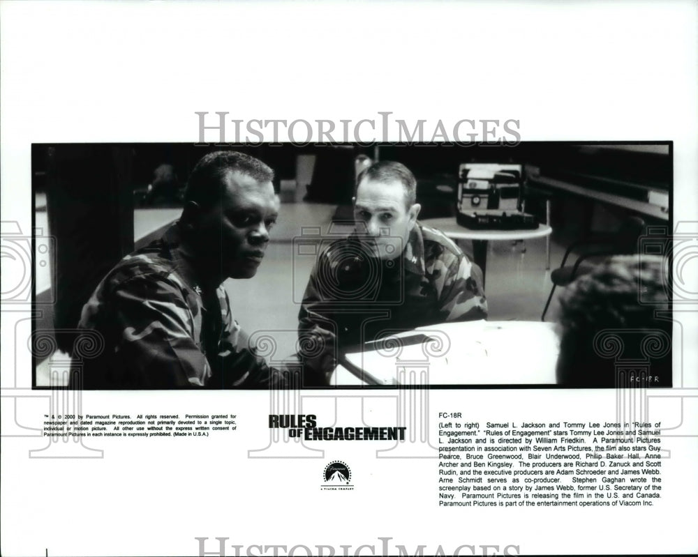 2000 Press Photo Samuel L. Jackson & Tommy Lee Jones in Rules of Engagement - Historic Images