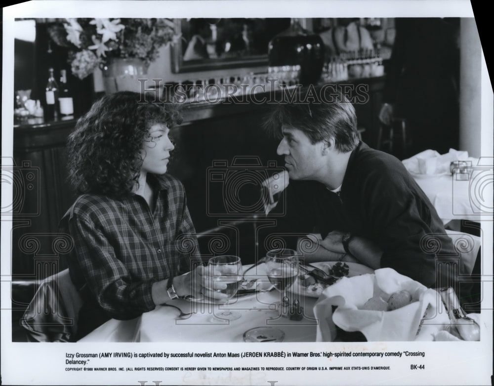 1988, Amy Irving &amp; Jerden Krabbe in Crossing Delancey - cvp65020 - Historic Images