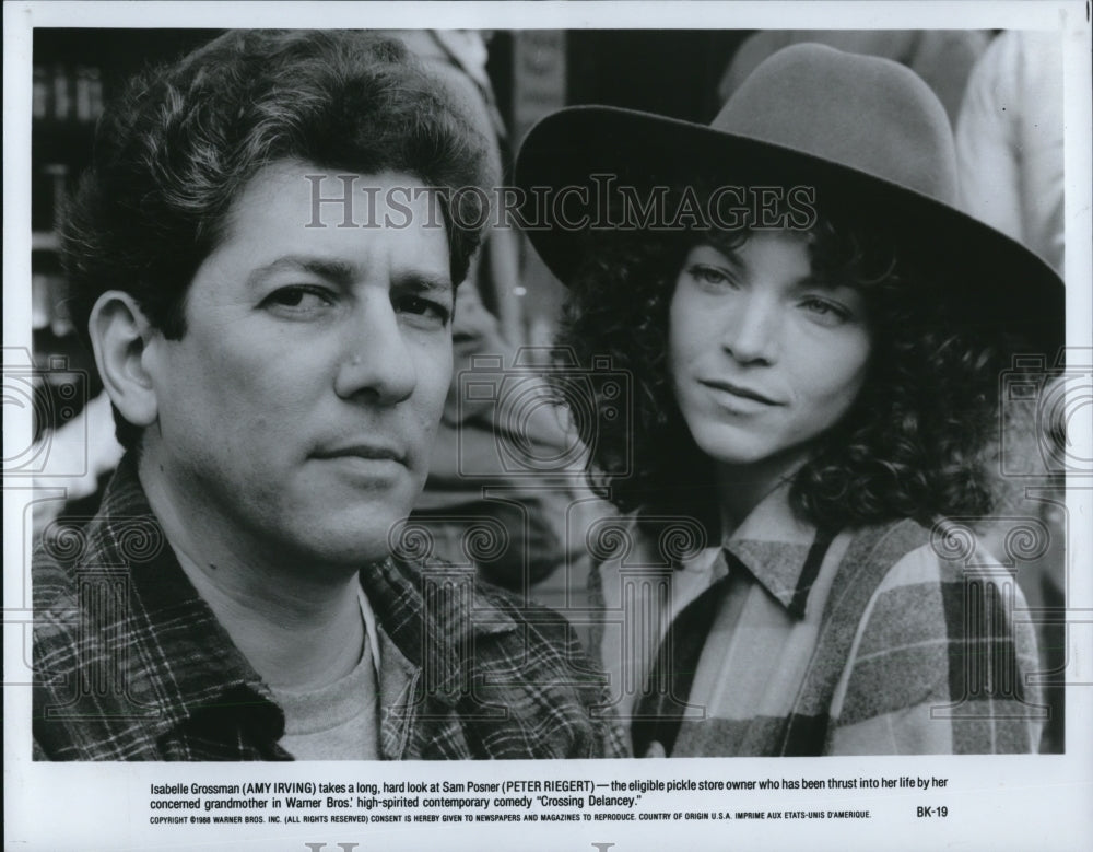 1988, Amy Irving &amp; Peter Riegert in Crossing Delancey - cvp65025 - Historic Images