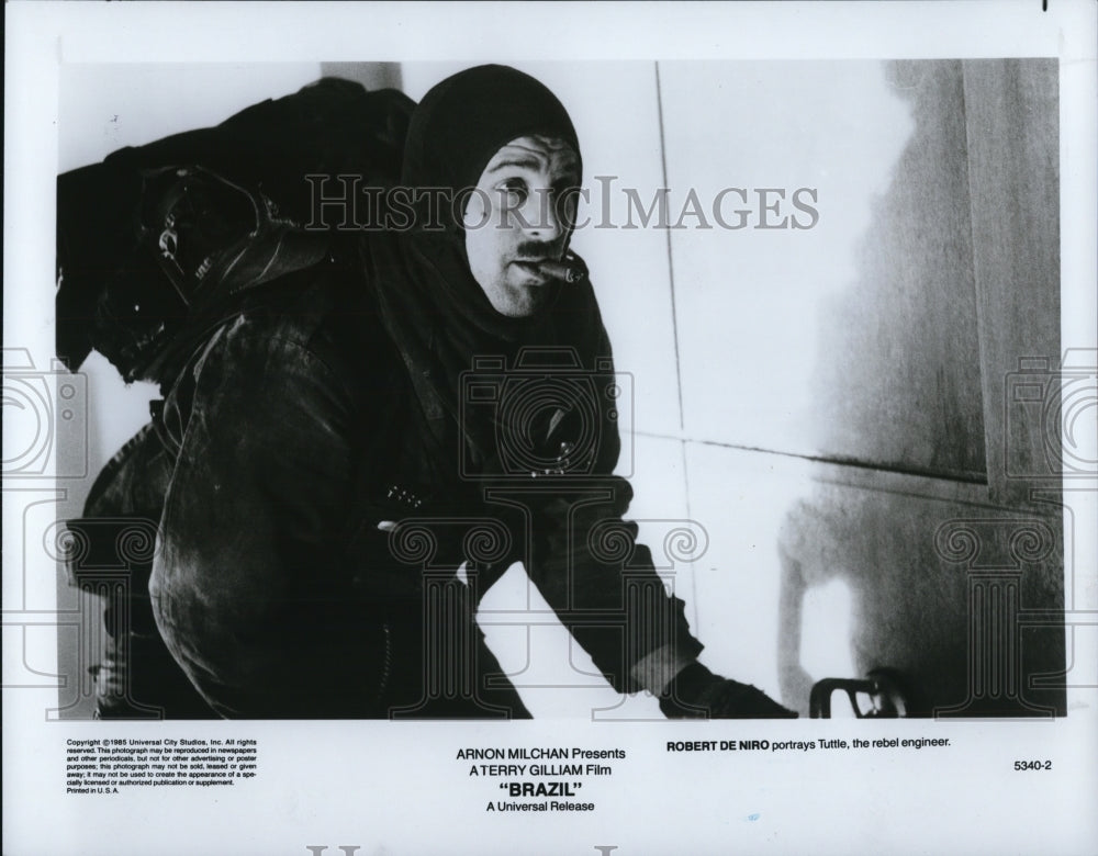 1986 Press Photo Robert De Niro stars as Tuttle in Brazil - cvp65351- Historic Images
