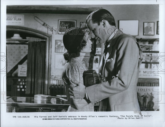 1985, Mia Farrow and Jeff Daniels star in The Purple Rose of Cairo - Historic Images