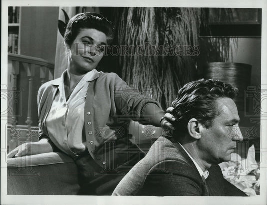 1969 Press Photo Anne Bancroft and Peter Finch star in The Pumpkin Eater - Historic Images