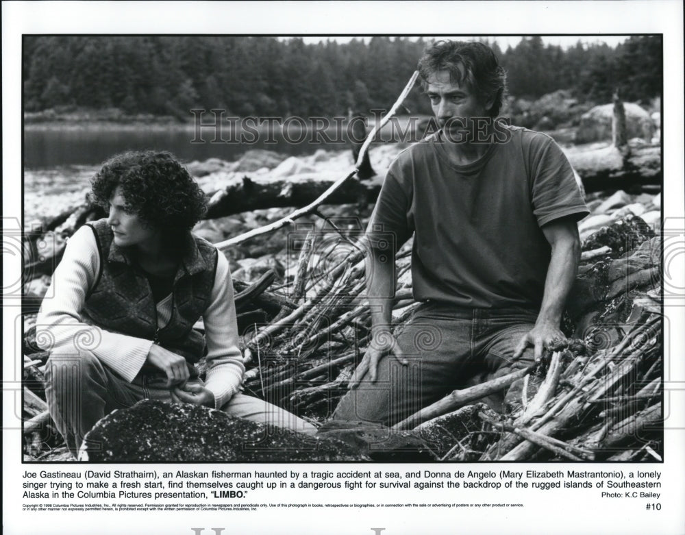 1998 Press Photo David Strathairn and Mary Elizabeth Mastrantonio in Limbo - Historic Images