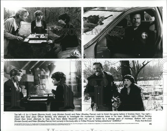1995 Press Photo Bonnie Hunt, Kirsten Dunst, Bradley Pierce in Jumanji - Historic Images
