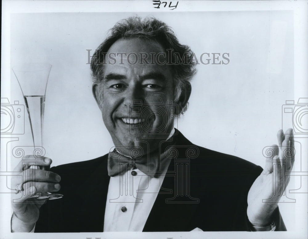 1988 Press Photo Robin Leach, host of Lifestyles of the Rich &amp; Famous-Historic Images