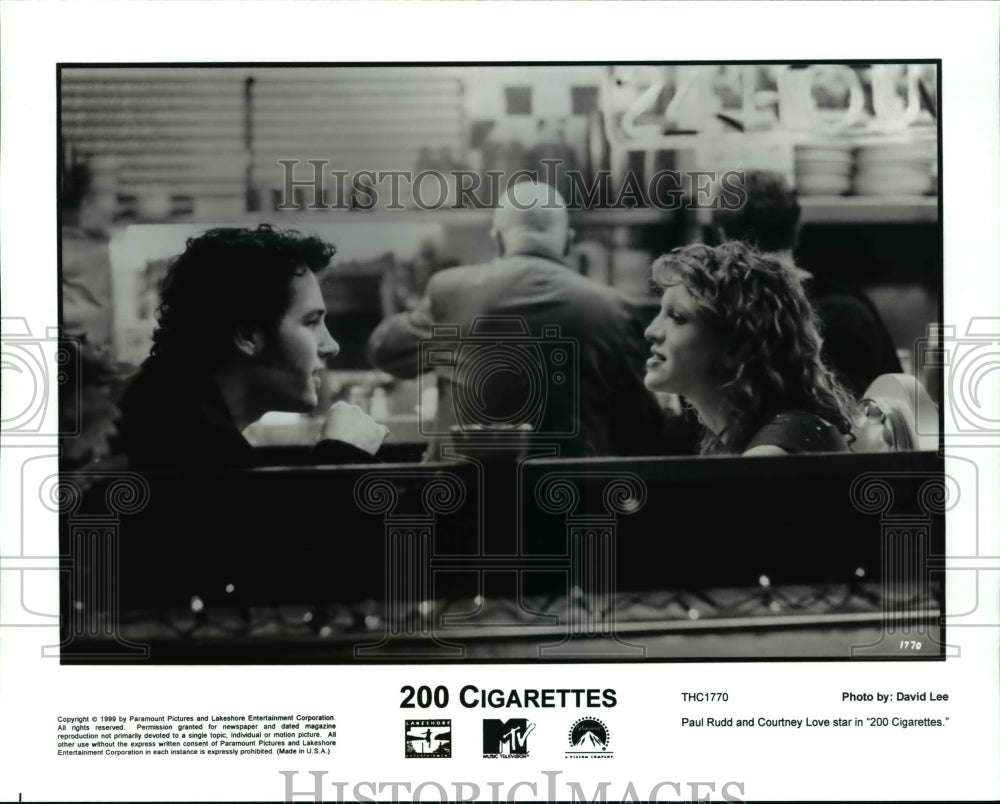 1999 Press Photo Paul Rudd and Courtney Love star in 200 Cigarettes - cvp66330 - Historic Images