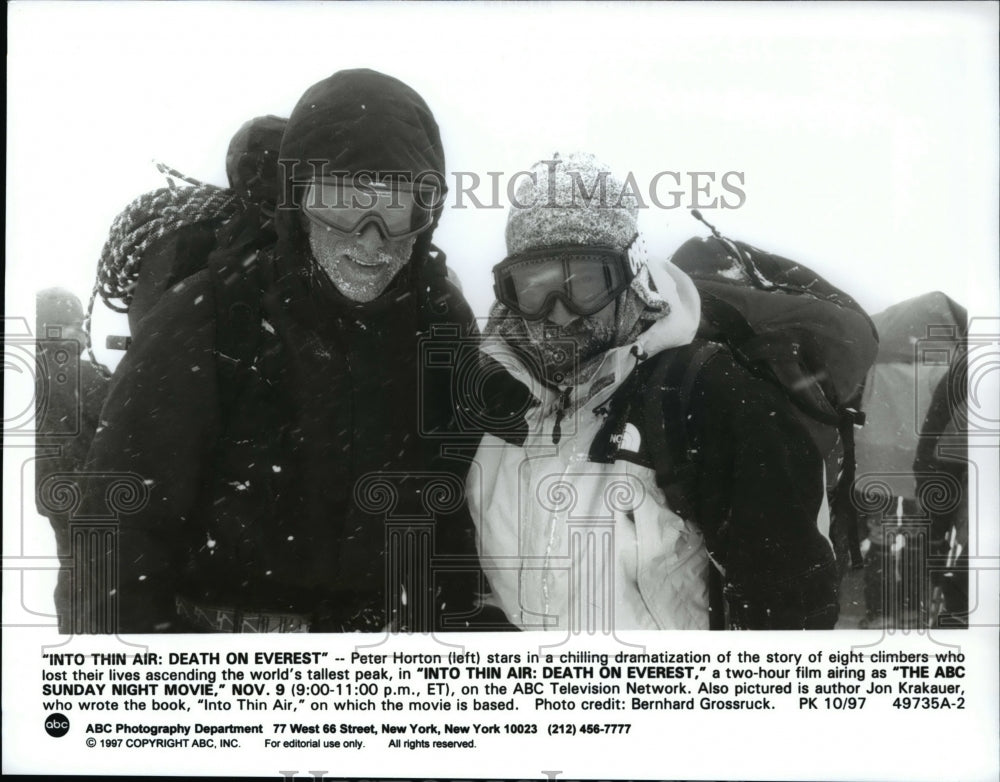1997 Press Photo Peter Horton &amp; Jon Krakauer in Into Thin Air Death on Everest - Historic Images
