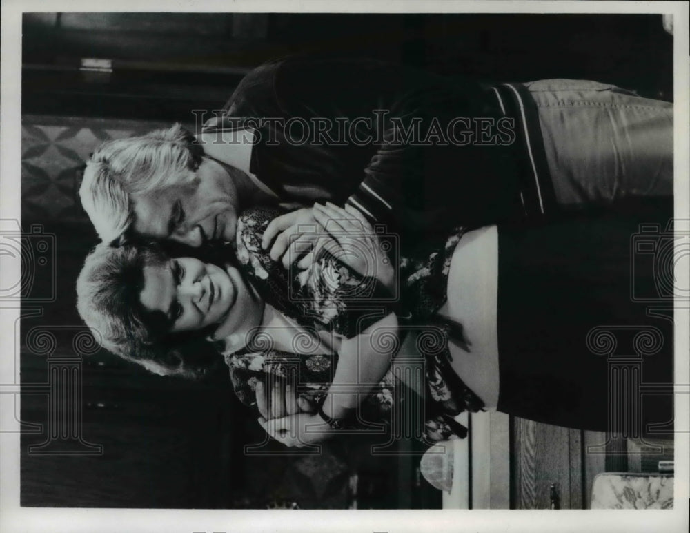 1979 Press Photo Eileen Brennan and Jerry Van Dyke in 13 Queens Blvd.-Historic Images