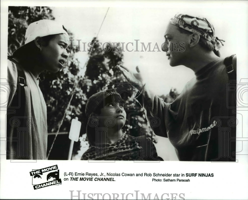 1994 Press Photo Ernie Reyes Jr & Nicolas Cowan in Surf Ninjas - cvp66851 - Historic Images