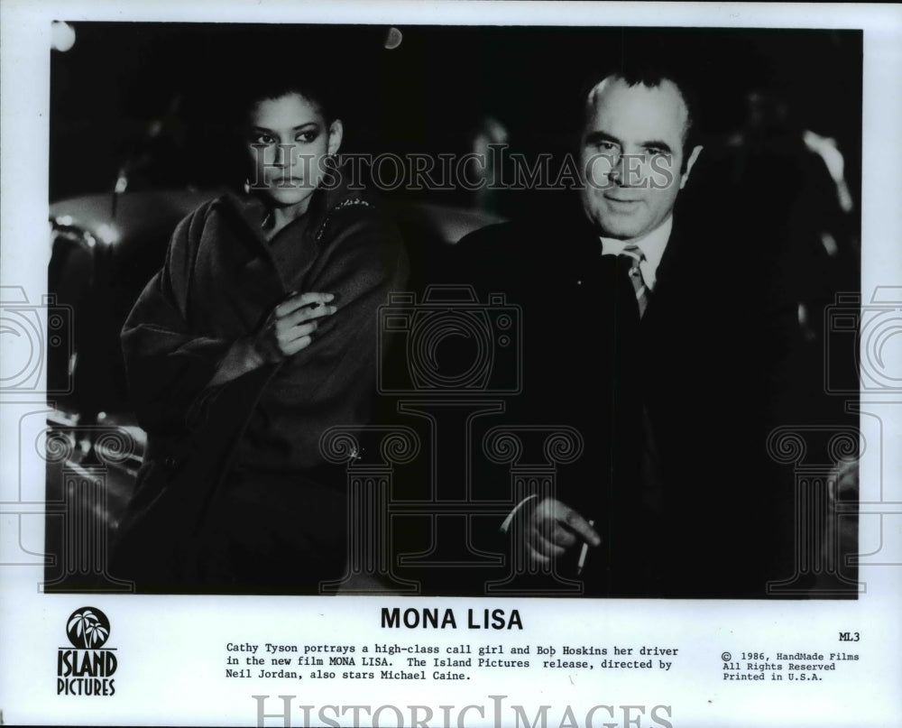 1986, Cathy Tyson and Bob Hoskins star in Mona Lisa - cvp66973 - Historic Images