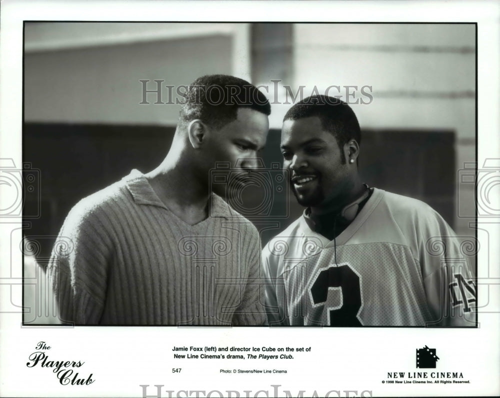 1998, Jamie Foxx and Ice Cube on set of The Players Club - cvp67145 - Historic Images