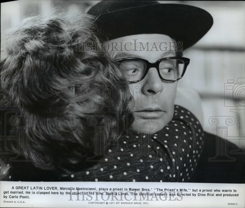1971 Press Photo Sophia Loren and Marcello Mastroianni star in The Priest's Wife - Historic Images